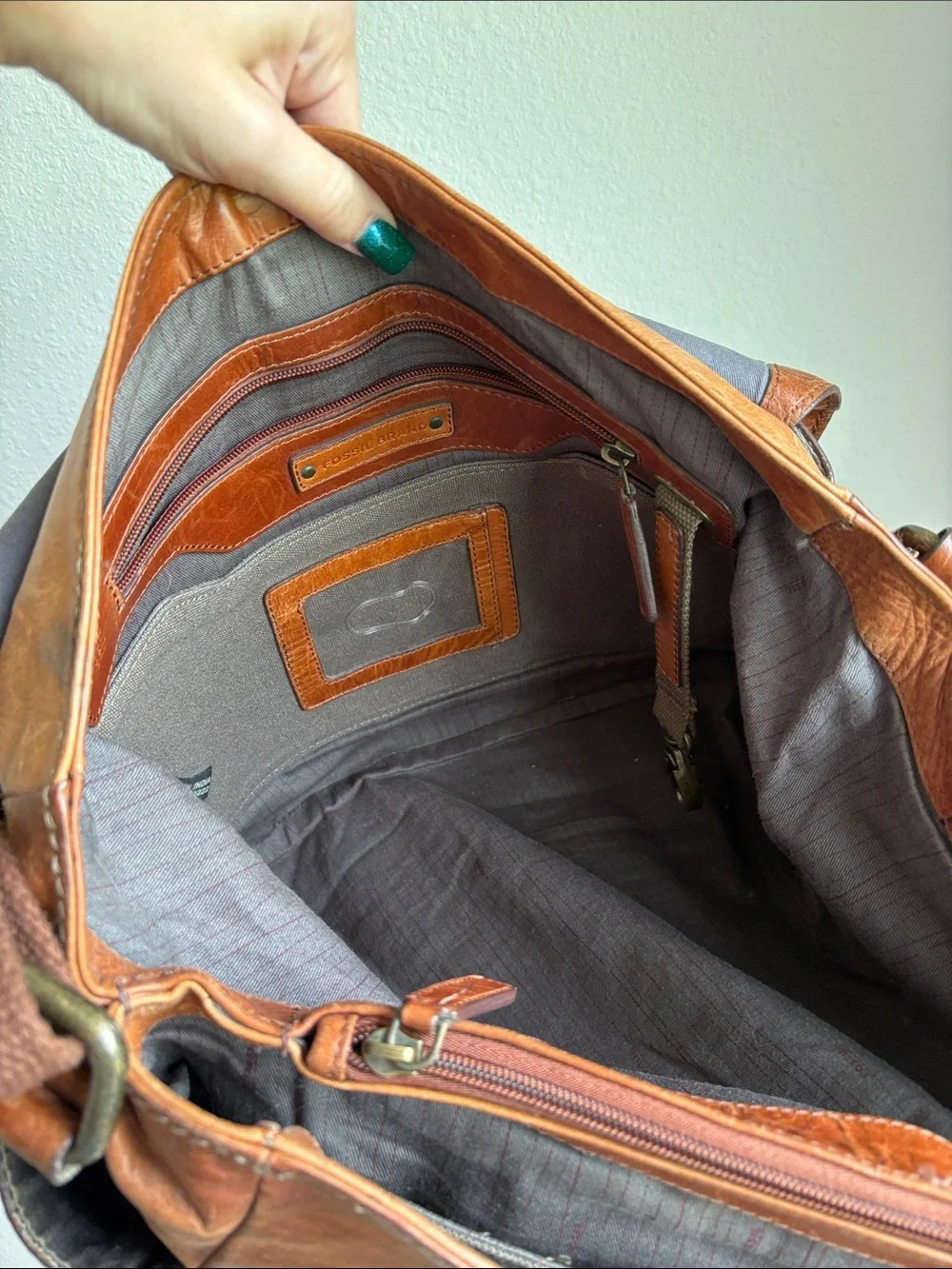 Fossil Vintage Estate Distressed Brown Leather Laptop Messenger Bag